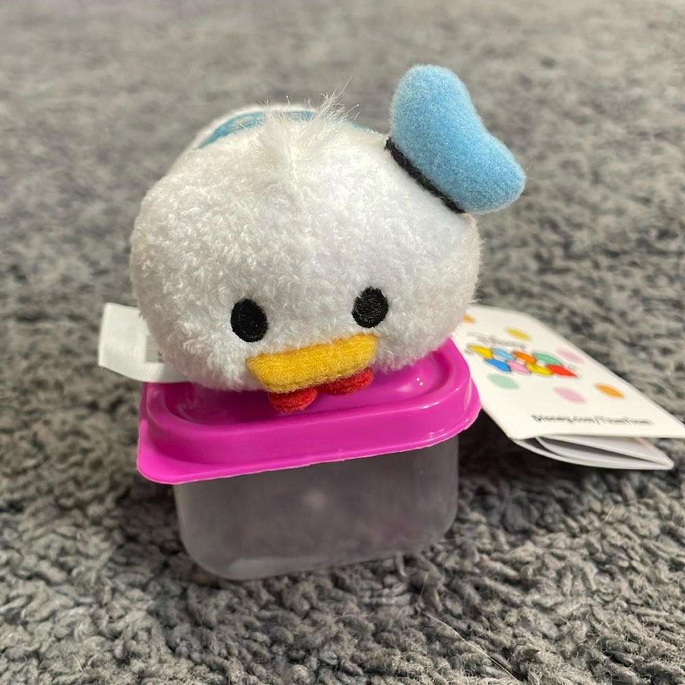 NWT Disney Donald Duck Tsum Tsum plushie